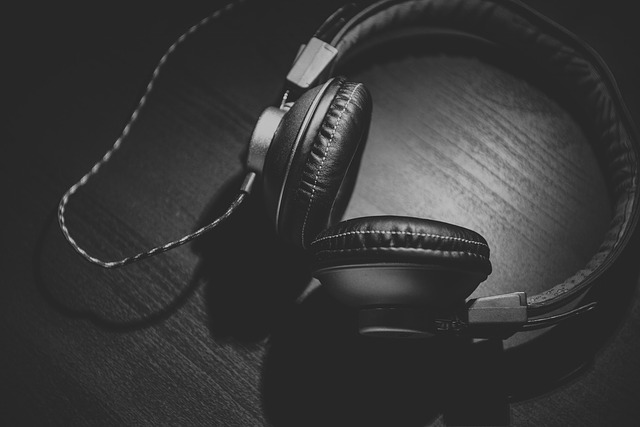 Benefits of using headphones for mixing