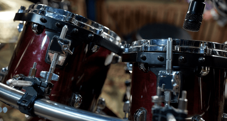 Distance of Mic from the Instrument