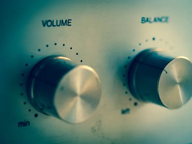 amplifier output clipping
