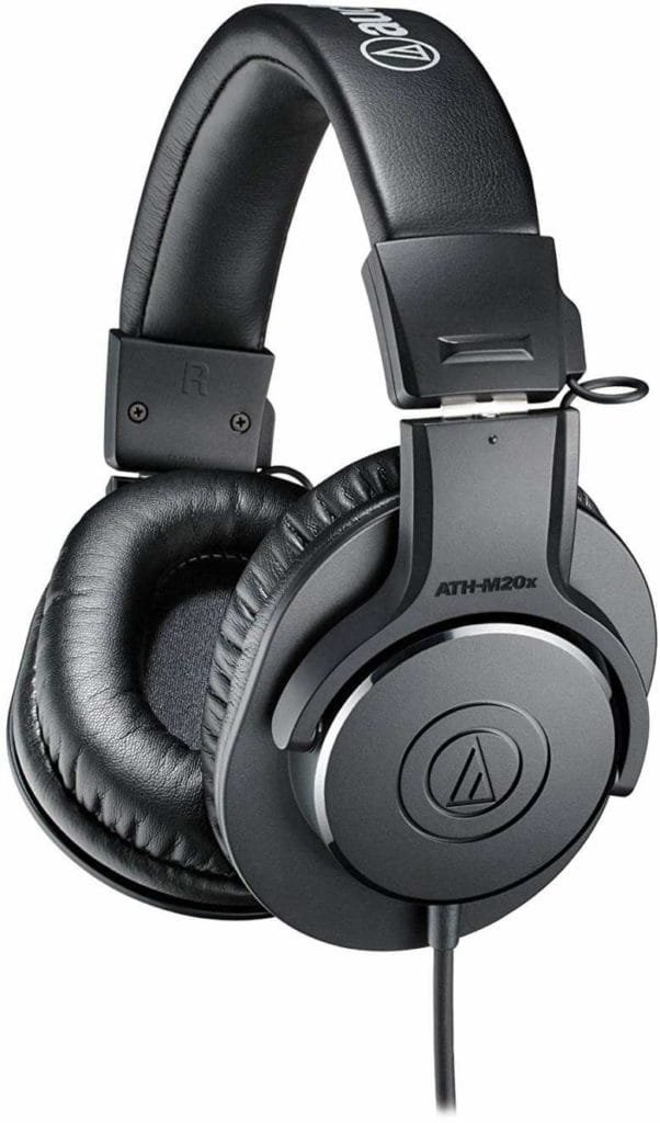 closed back headphone
