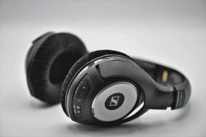 use headphones in mixing